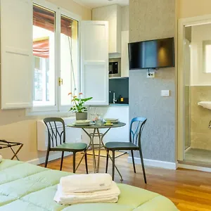 Casa Hygiea In Canton De' Fiori Appartement