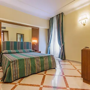 Ξενοδοχείο Raeli Noto ***