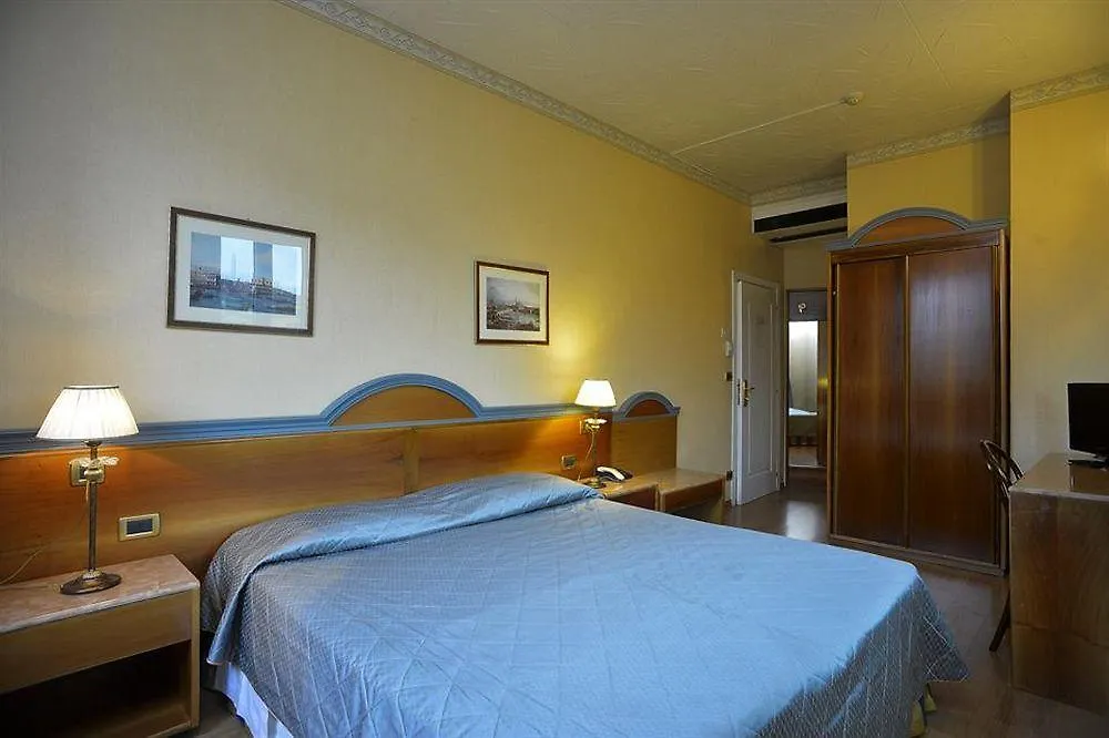 Zanhotel Regina Bologna 3*,  Italy